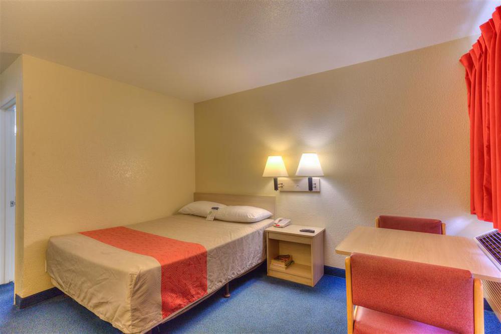 Motel 6-Portland, Or - Central Room photo